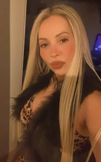 Elena sexy Naughty